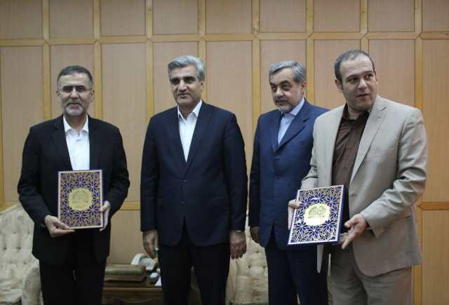 شهر لاهیجان ظرفیت و پتانسیل بالای طبیعی و گردشگری دارد استاندار گیلان در دیدار با دبیرکل کمیسیون ملی یونسکو در ایران عنوان کرد: